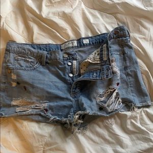 Lucky brand shorts w bugs embroidered
